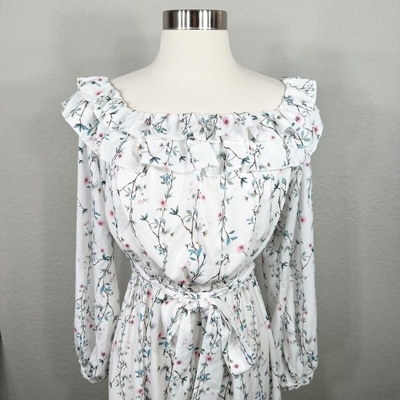Tularosa Brooklyn Dress in Ivory Vine Floral - Picture 4 of 14